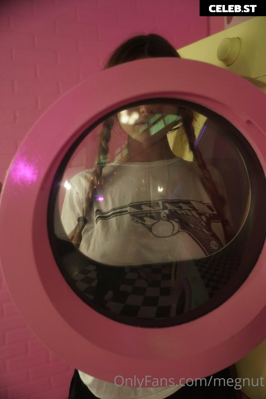 Megnut Image 2188042