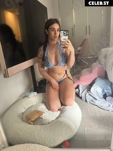 Chi With A C (Lucia Keskin) Image 21750593