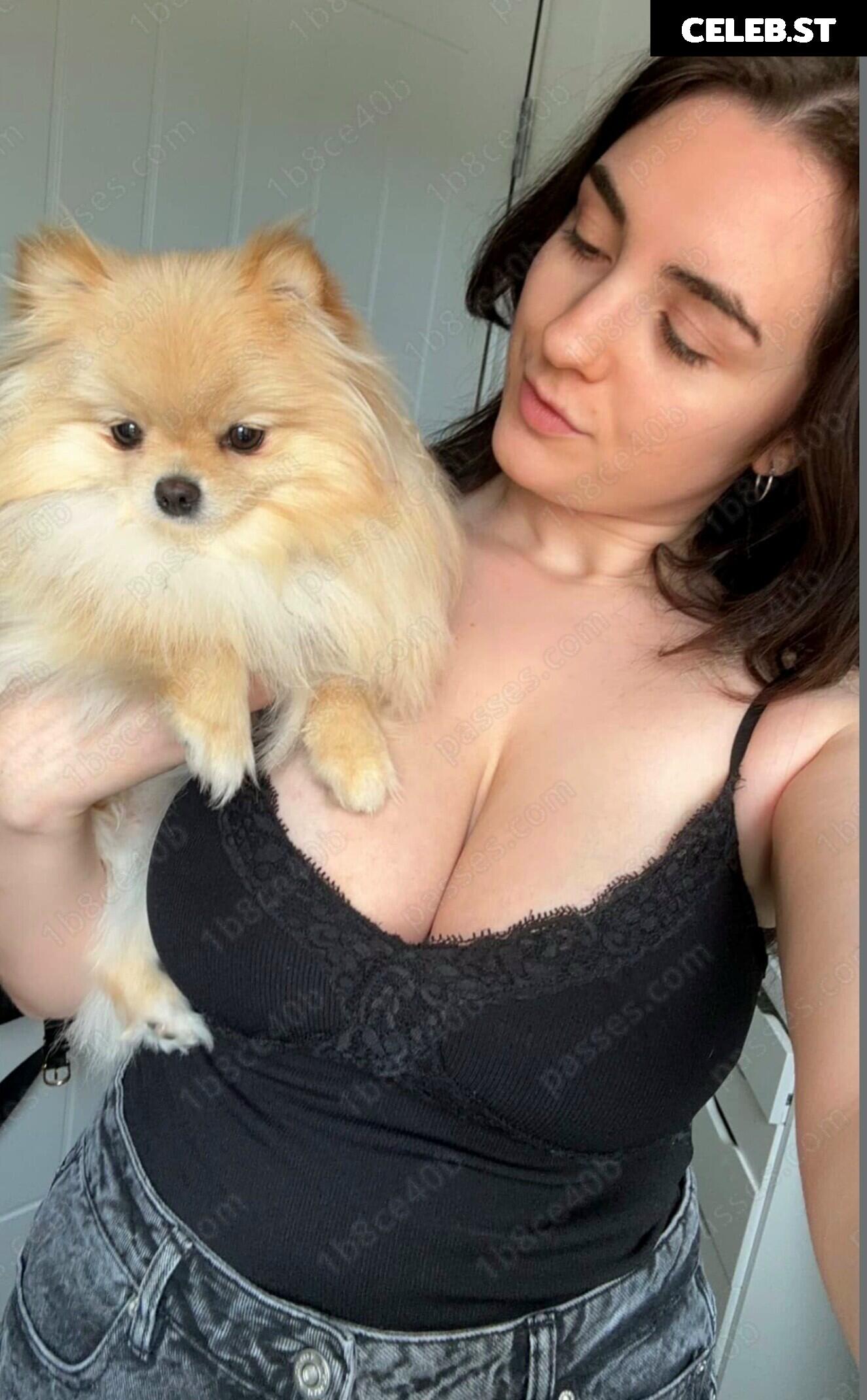 Chi With A C (Lucia Keskin) Image 21750514