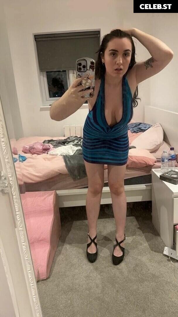 Chi With A C (Lucia Keskin) Image 21750474