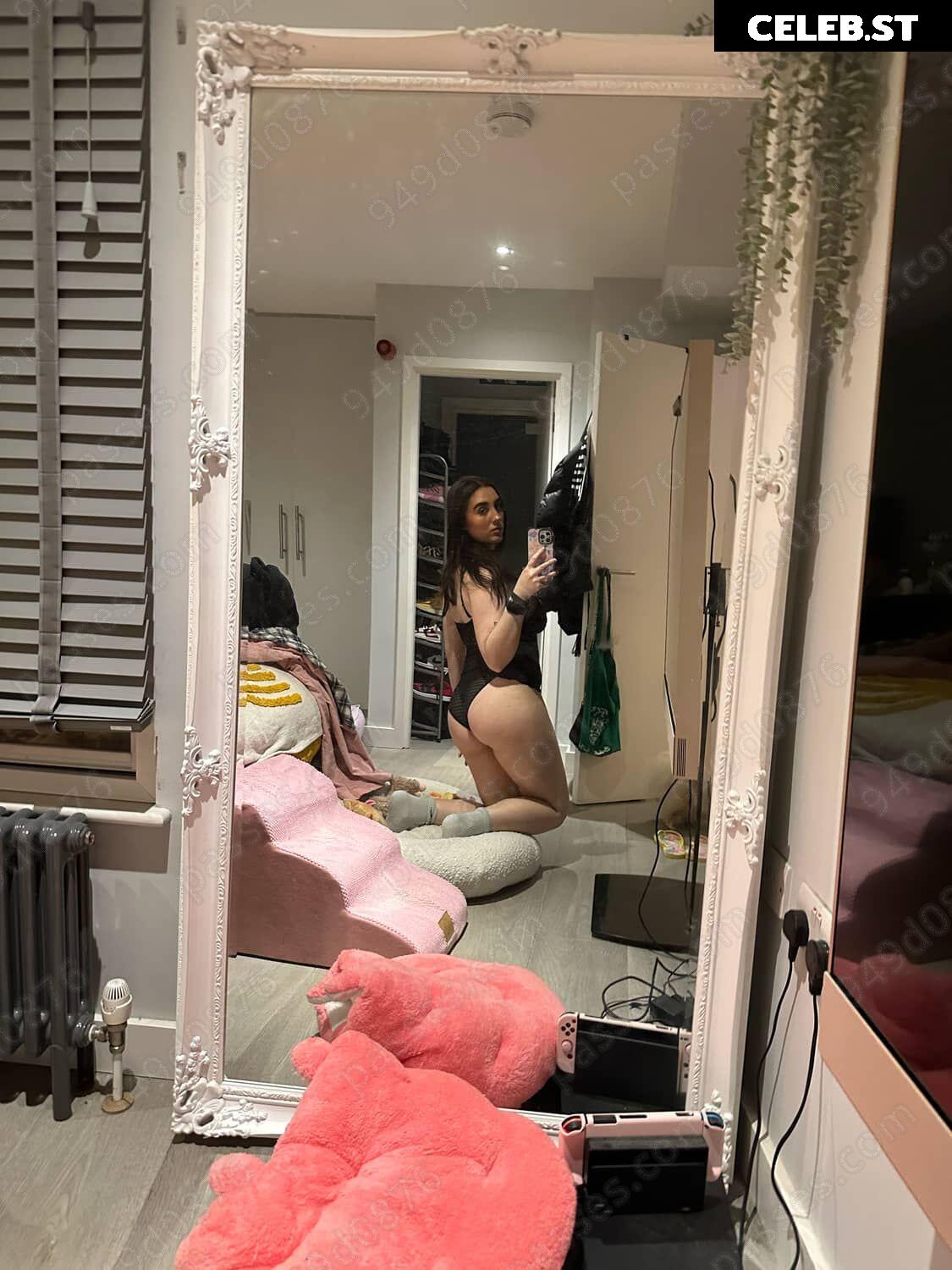 Chi With A C (Lucia Keskin) Image 21750616