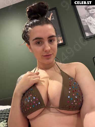 Chi With A C (Lucia Keskin) Image 21750658