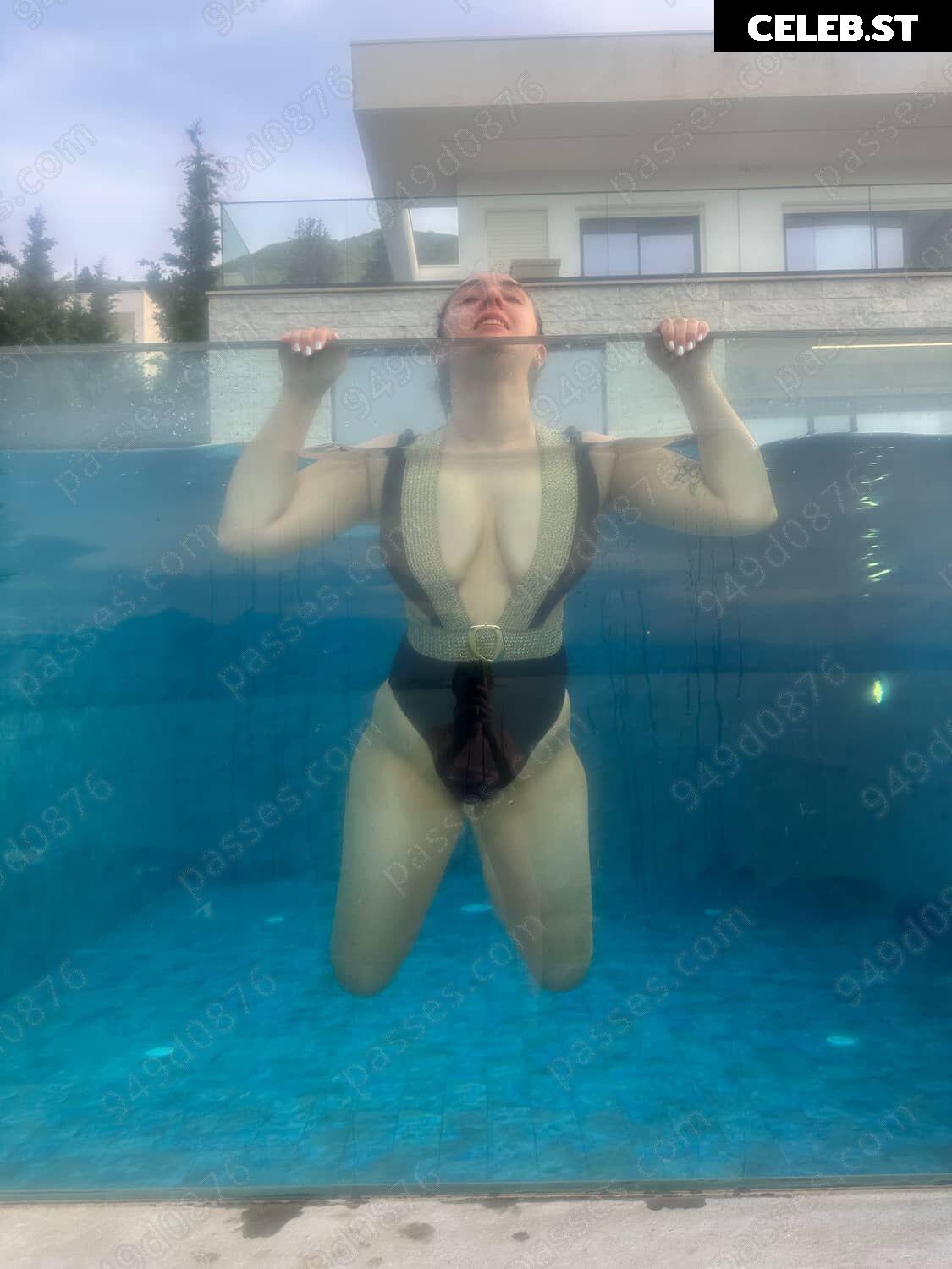 Chi With A C (Lucia Keskin) Image 21750672