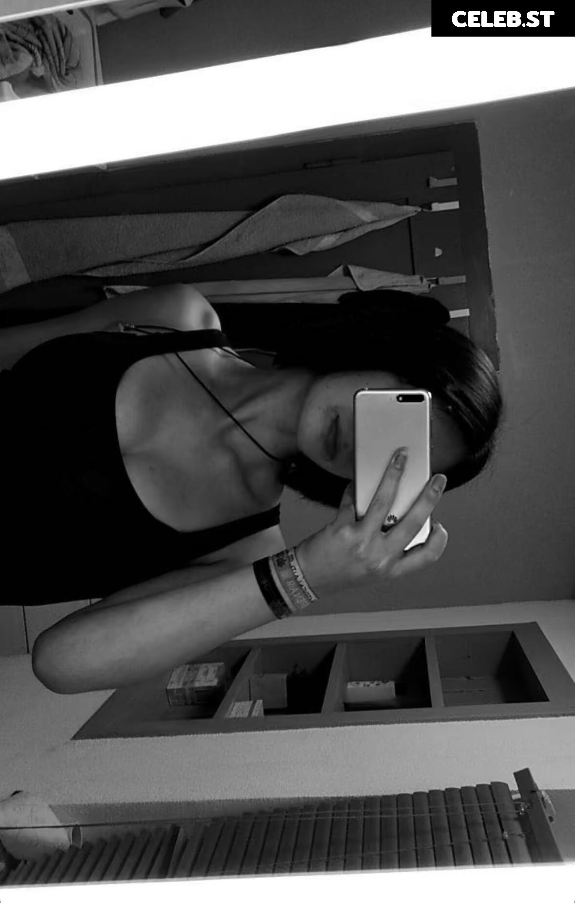 Kira-Julie Image 2177906