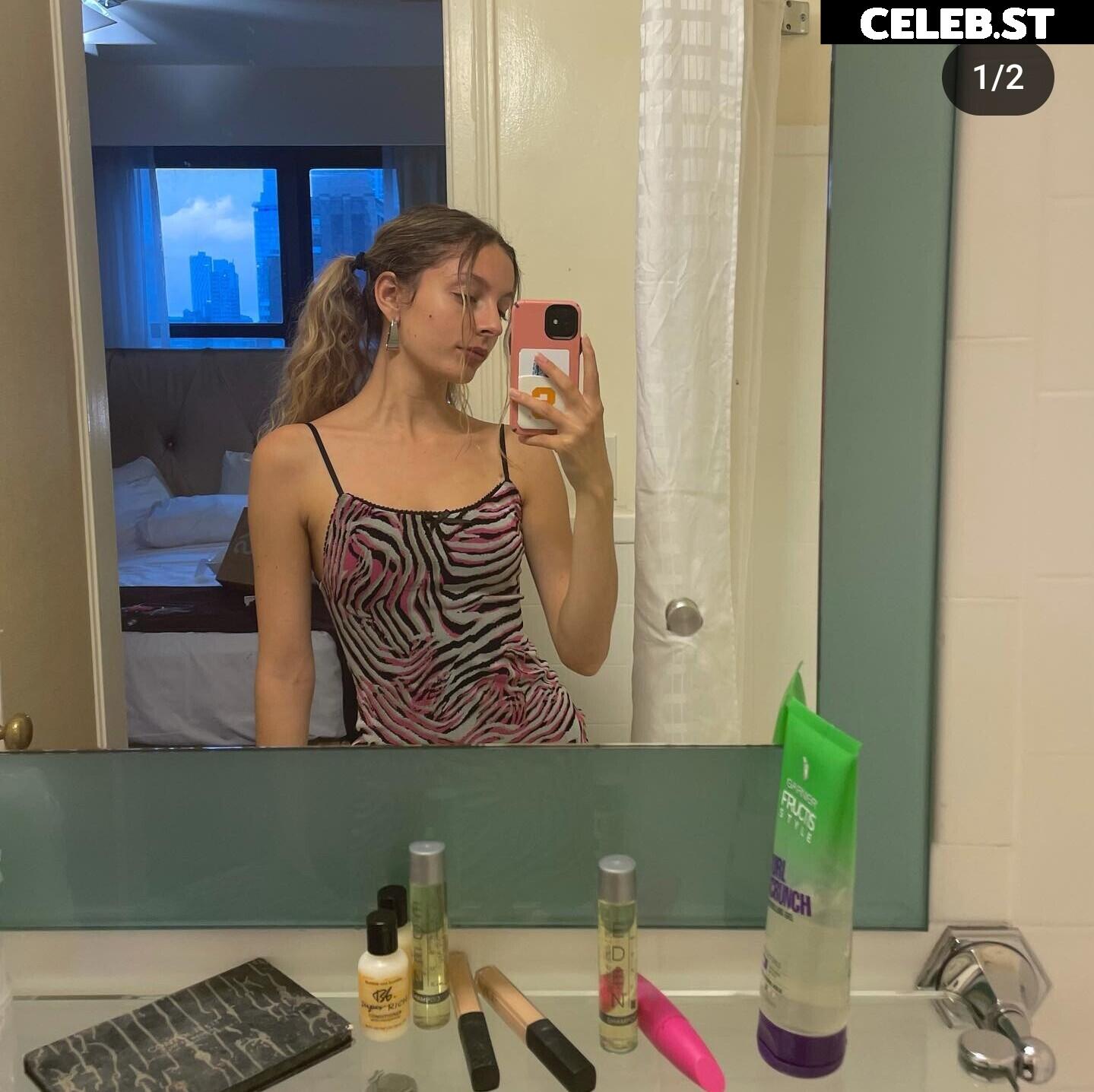 Julia Dicesare Image 21718511
