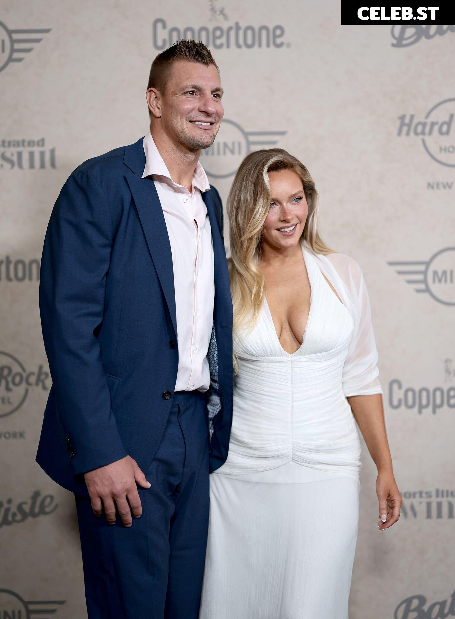 Camille Kostek (SI Model, TV Host) Image 21711863