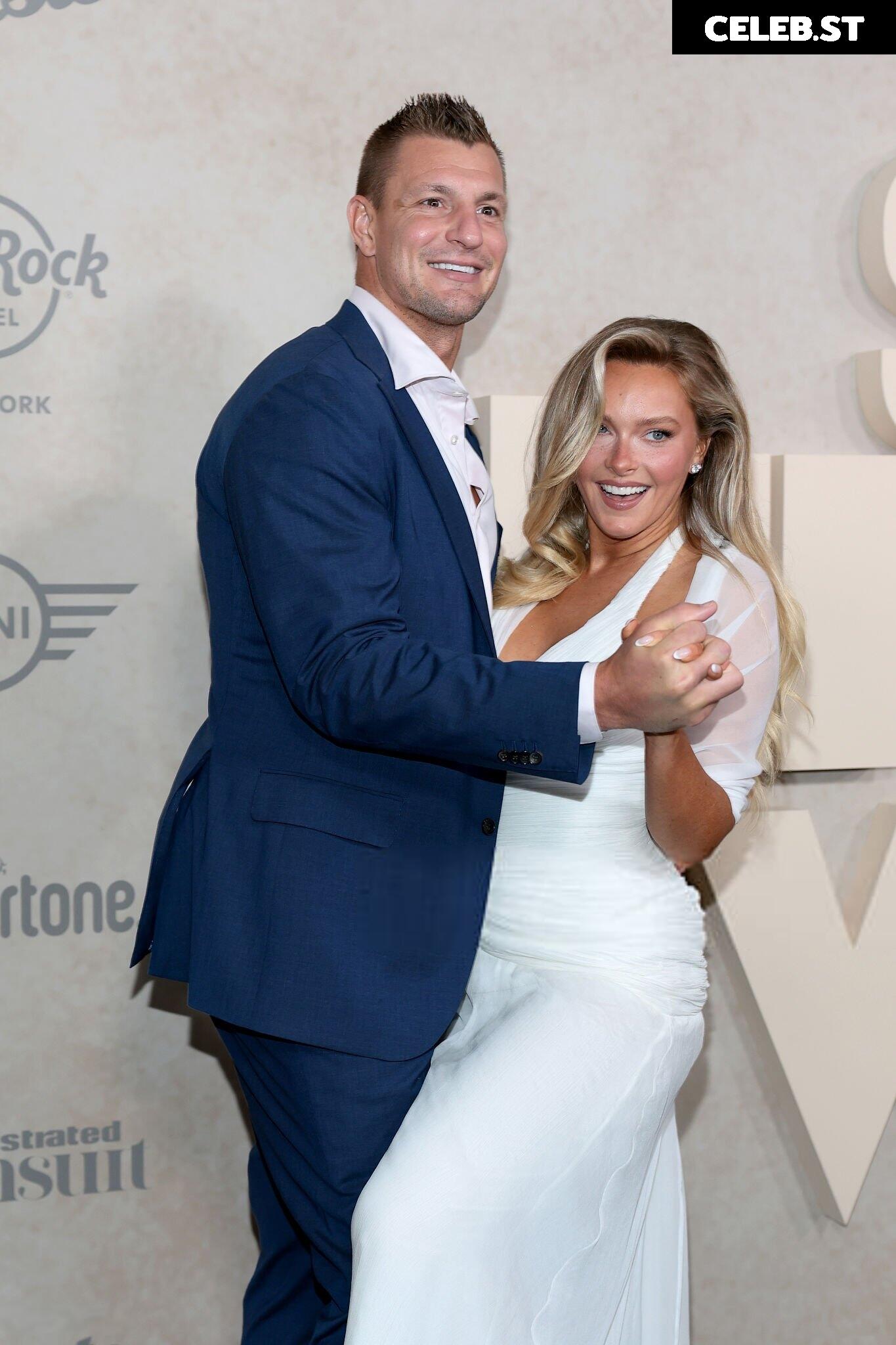 Camille Kostek (SI Model, TV Host) Image 21711862
