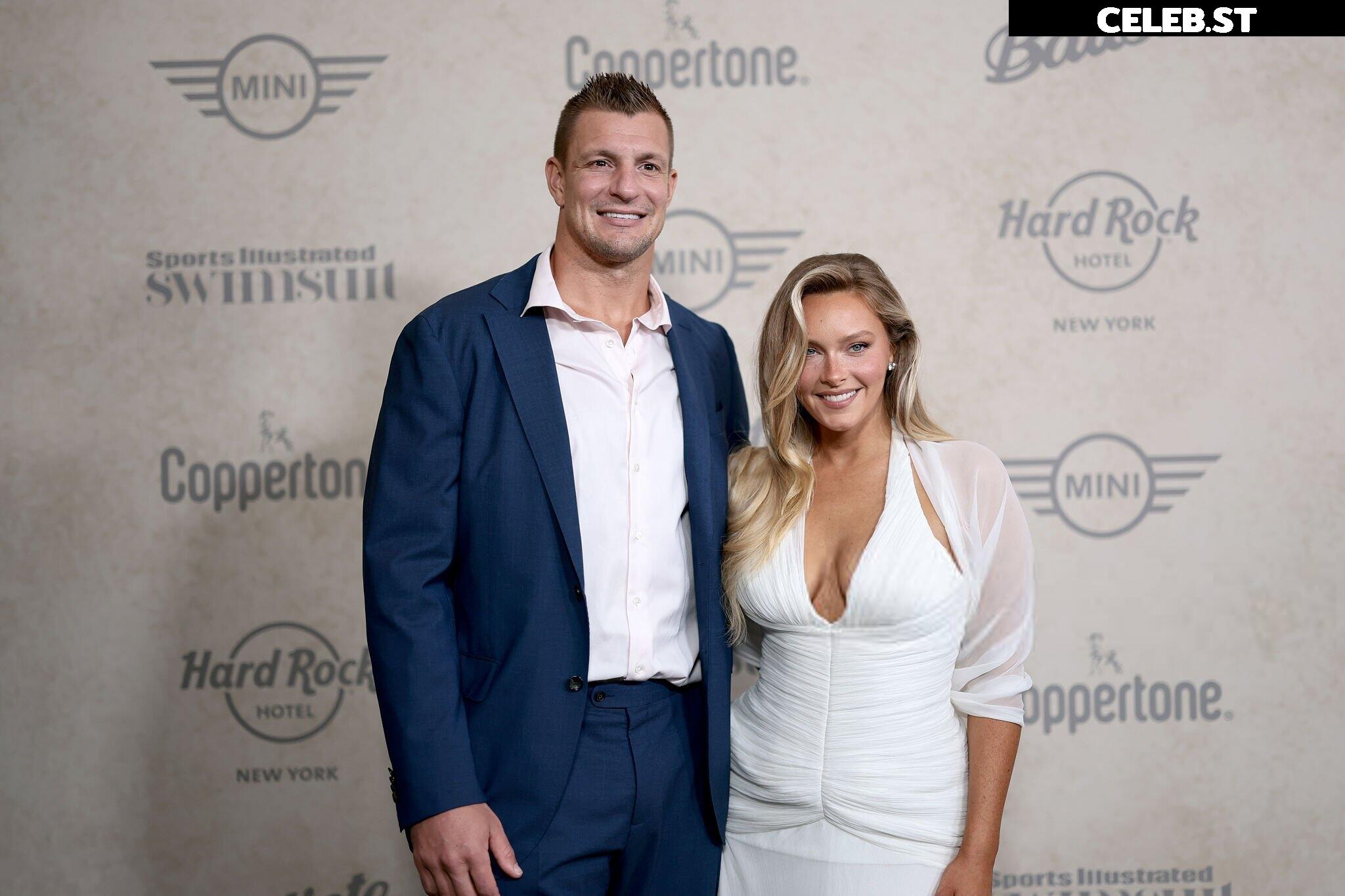 Camille Kostek (SI Model, TV Host) Image 21711864