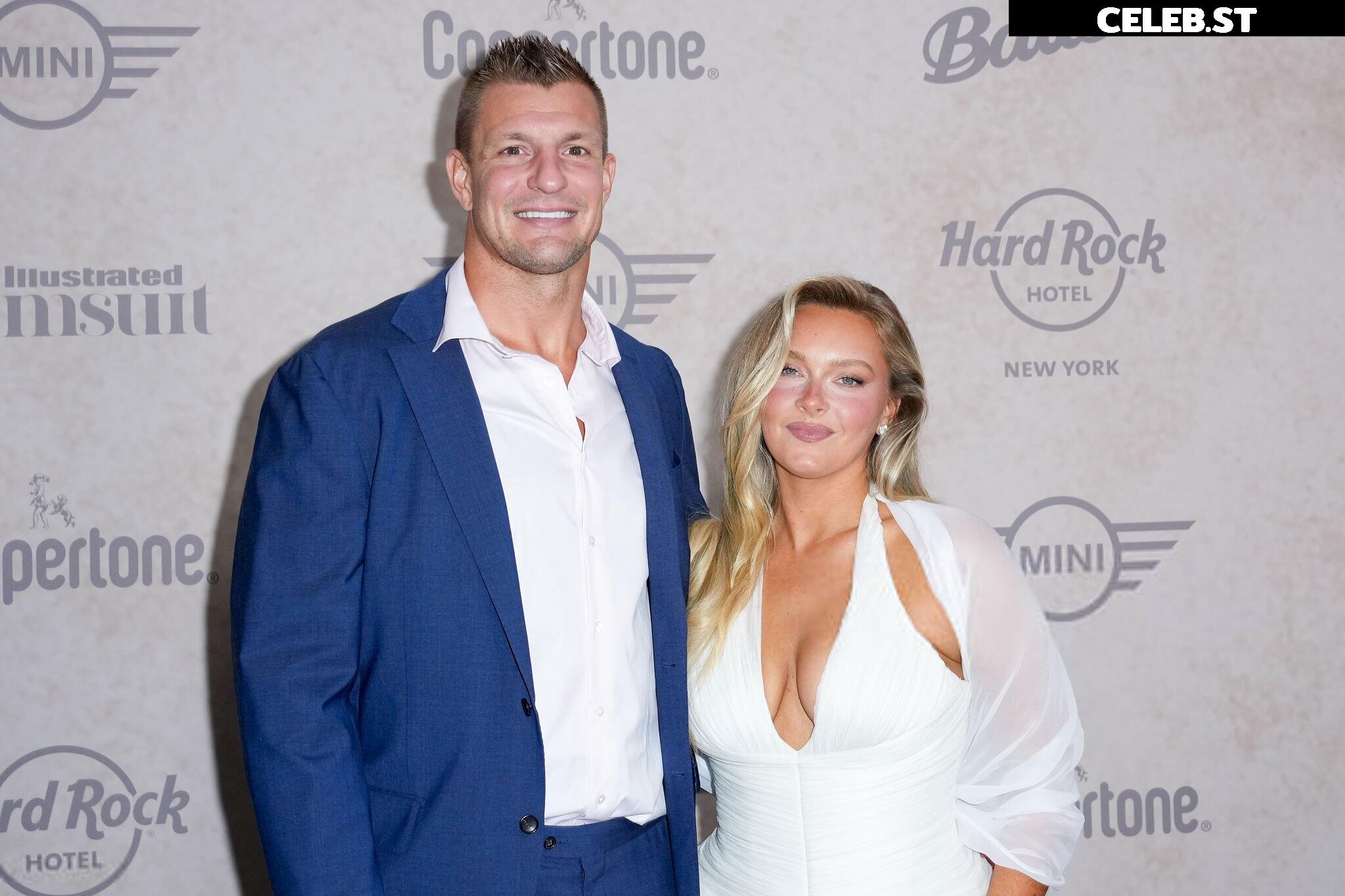 Camille Kostek (SI Model, TV Host) Image 21711840