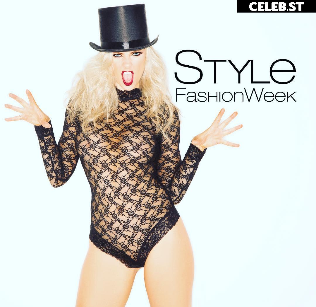 Nicole Arbour Image 21711462