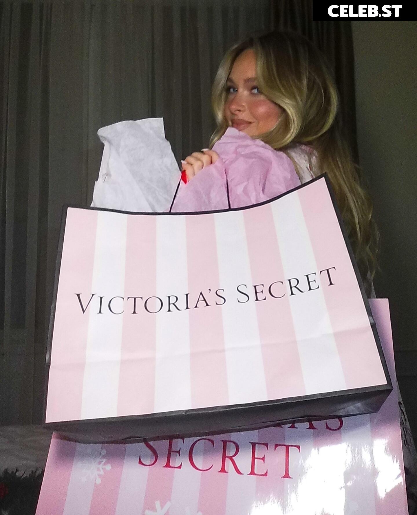 Camille Kostek (SI Model, TV Host) Image 21711784