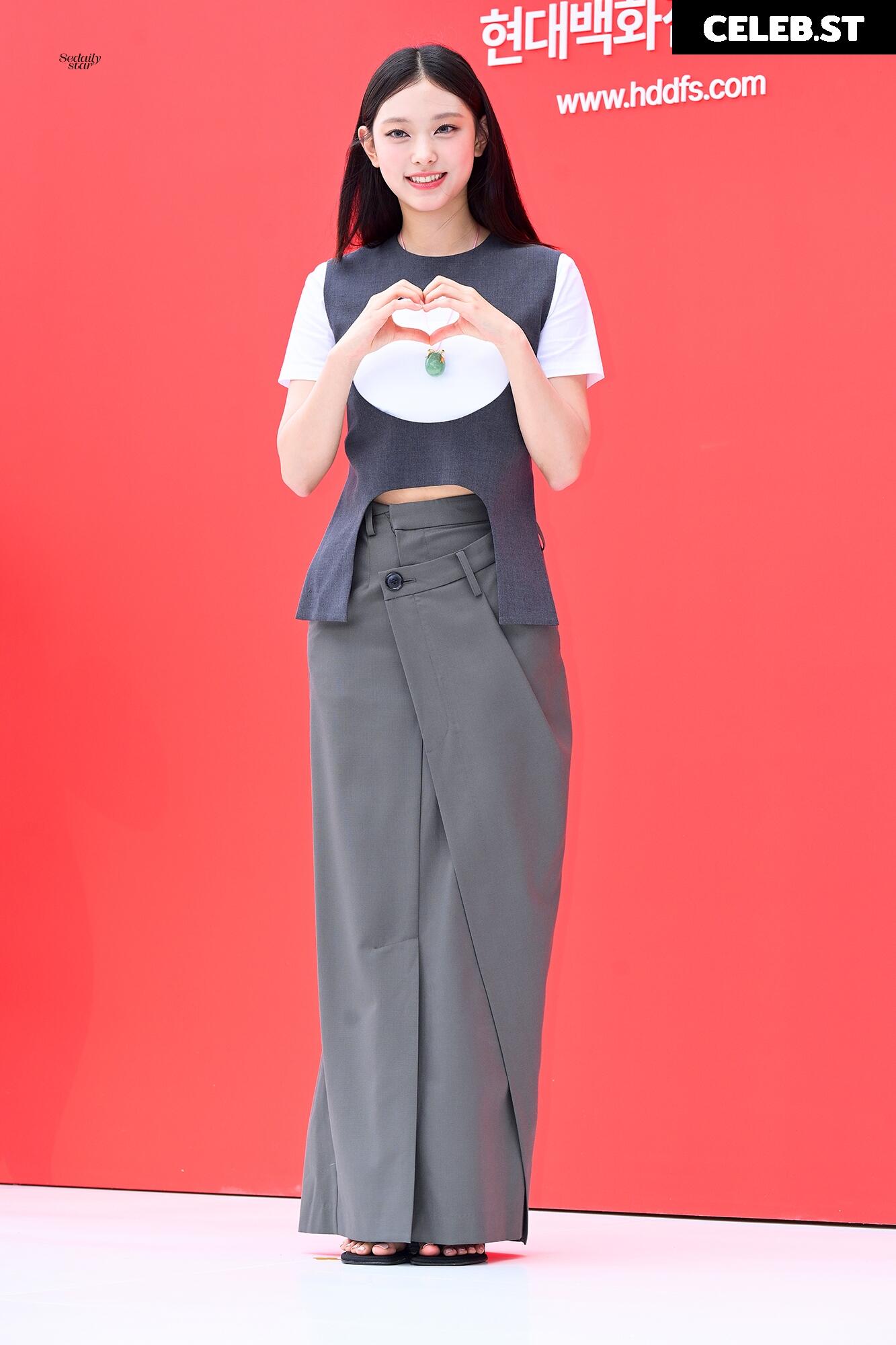 Haerin / NewJeans Image 21710155
