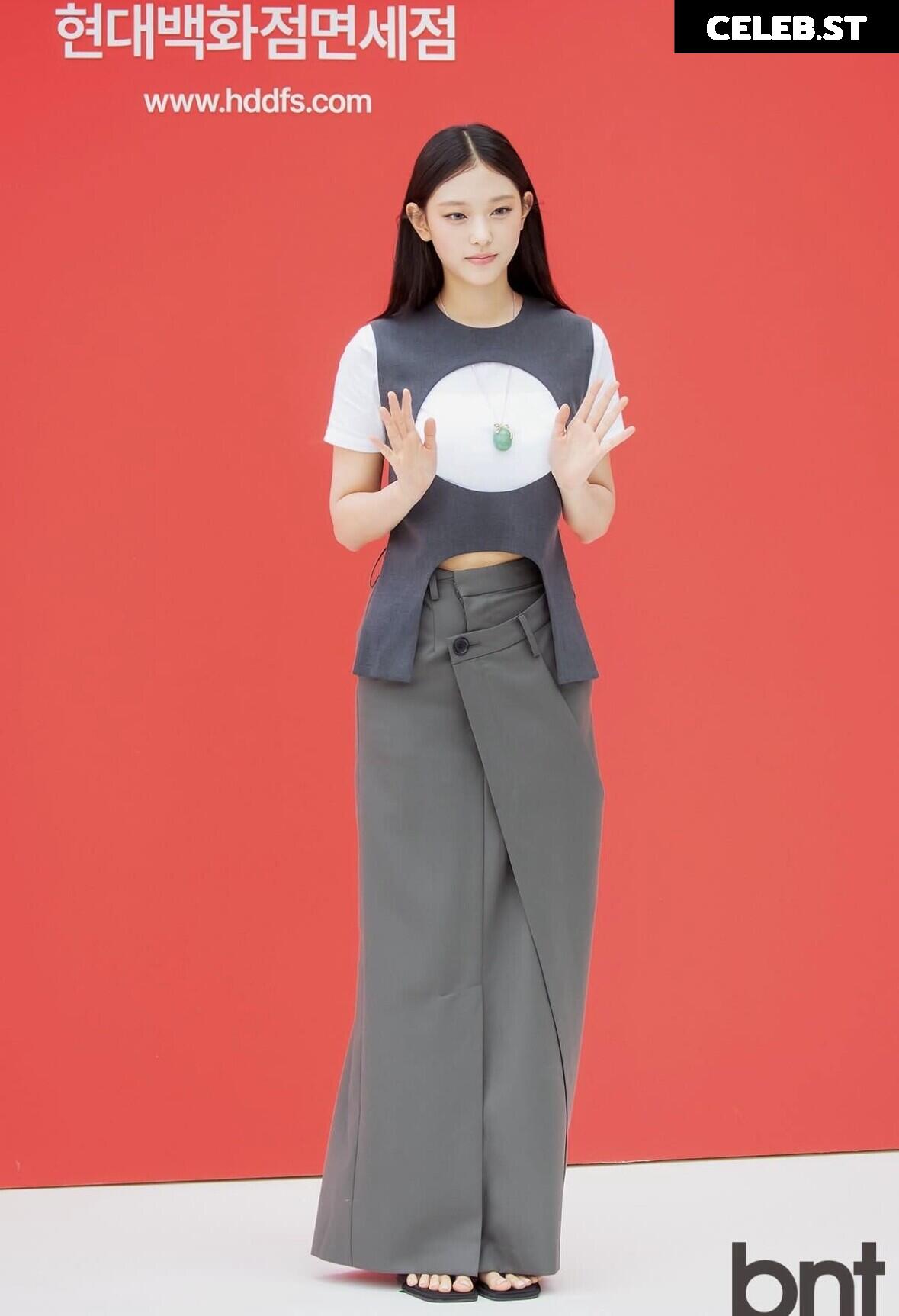 Haerin / NewJeans Image 21710001