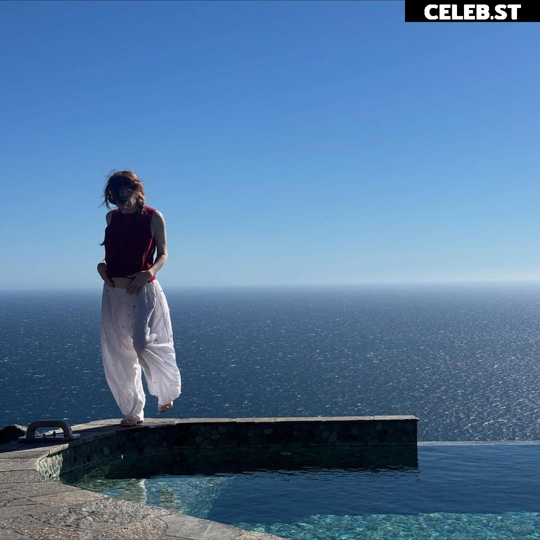 Carly Rae Jepsen Image 21724832