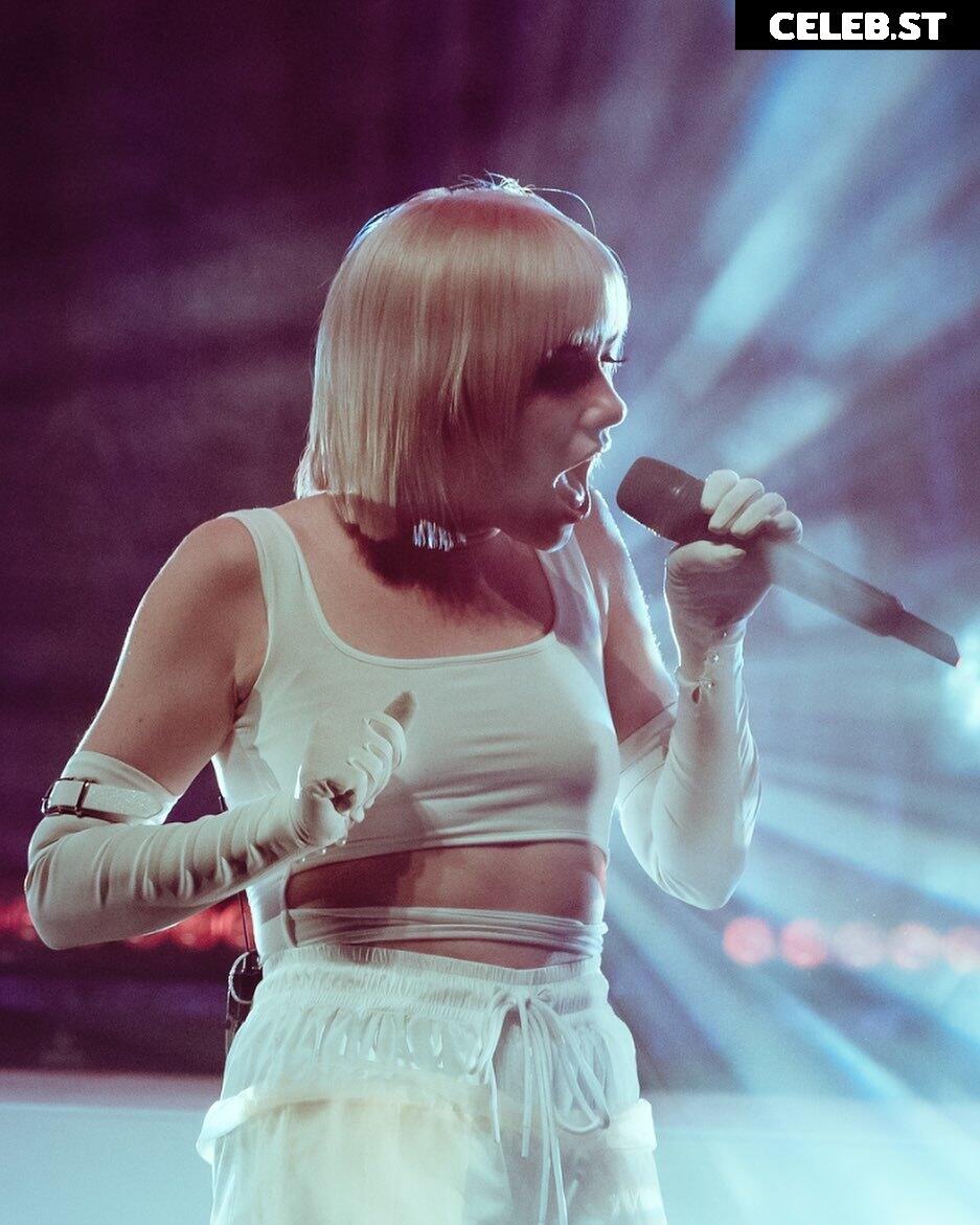 Carly Rae Jepsen Image 21724691