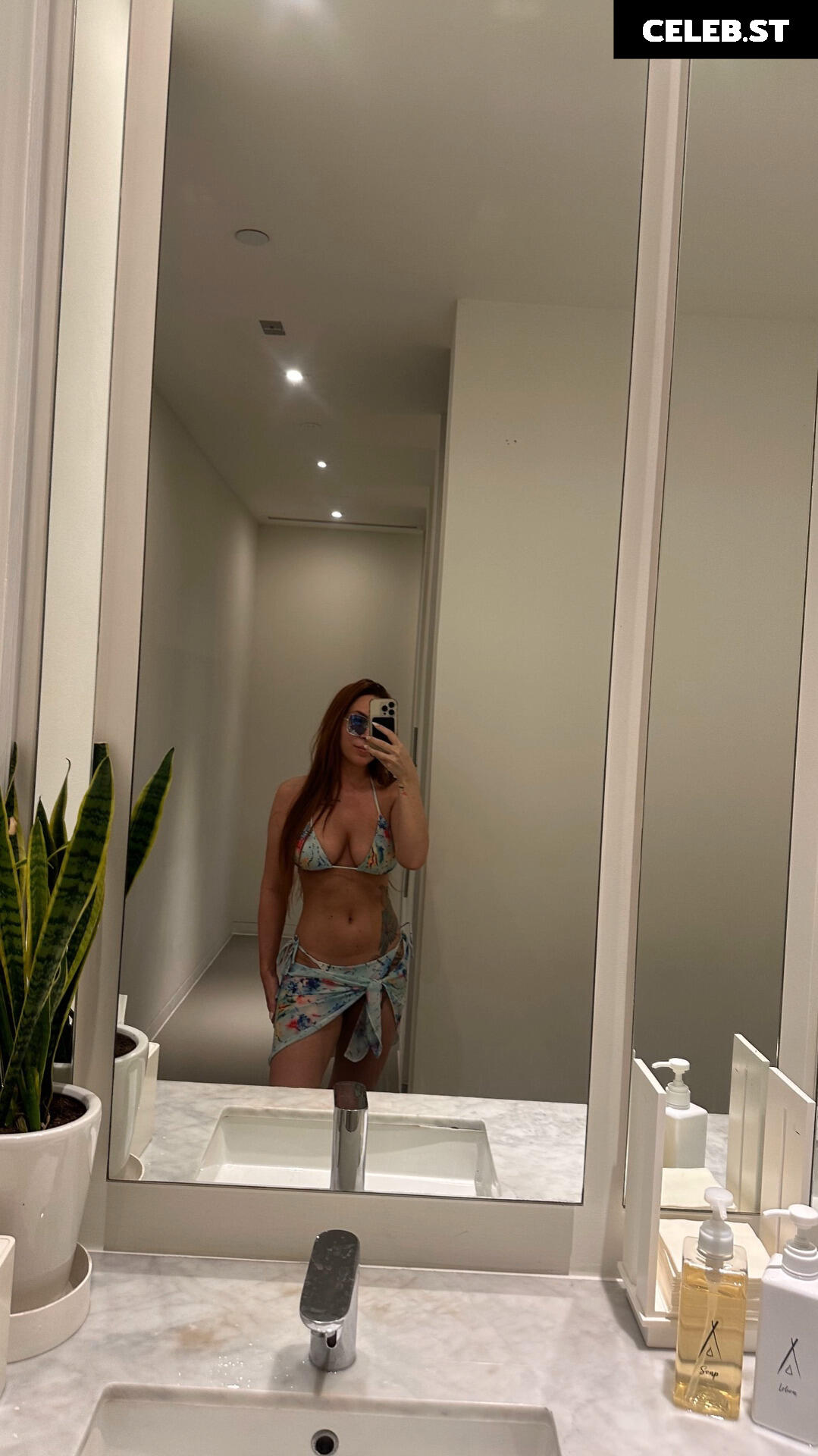 Tara Tabitha Image 2173960