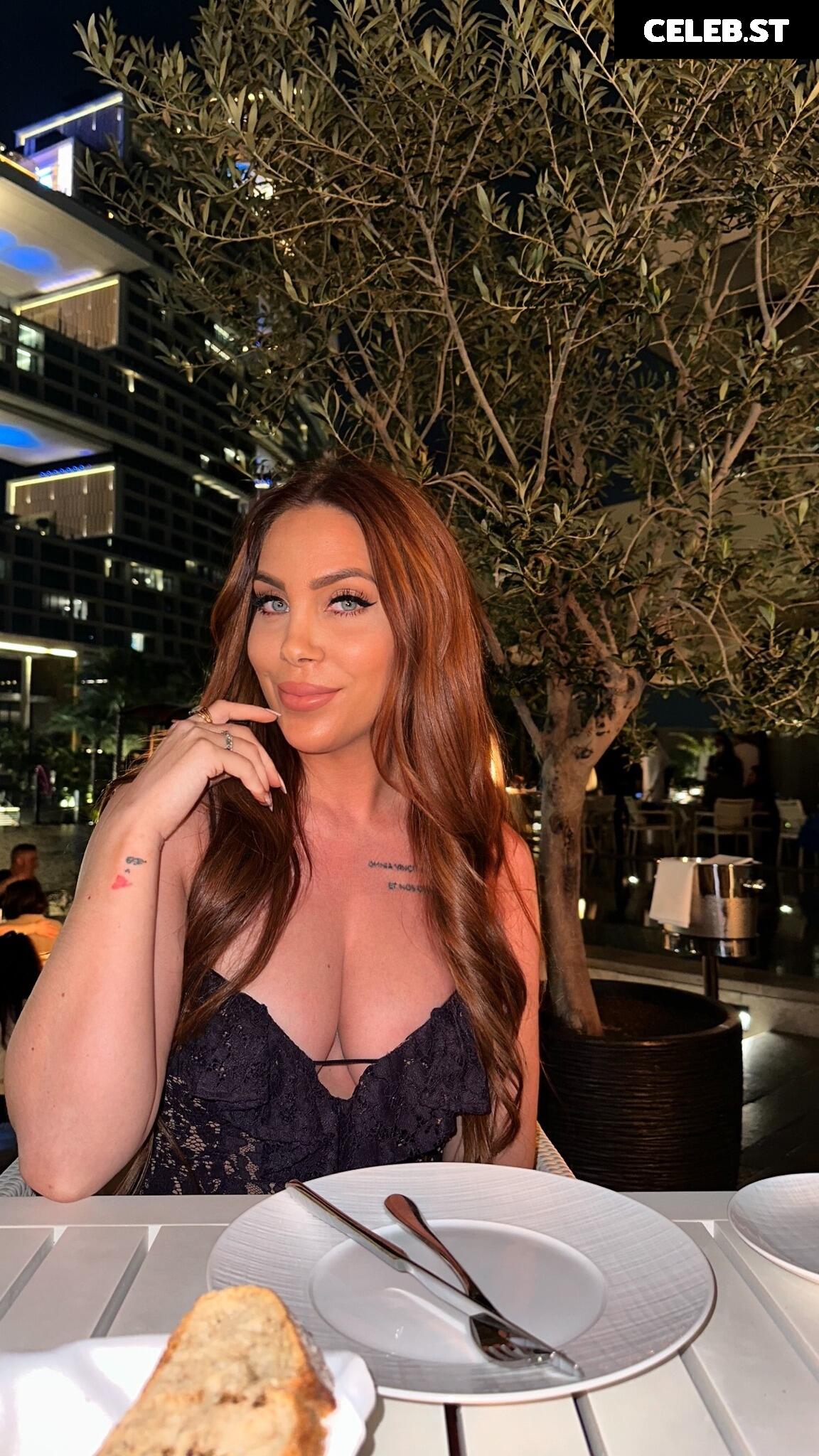 Tara Tabitha Image 2173916