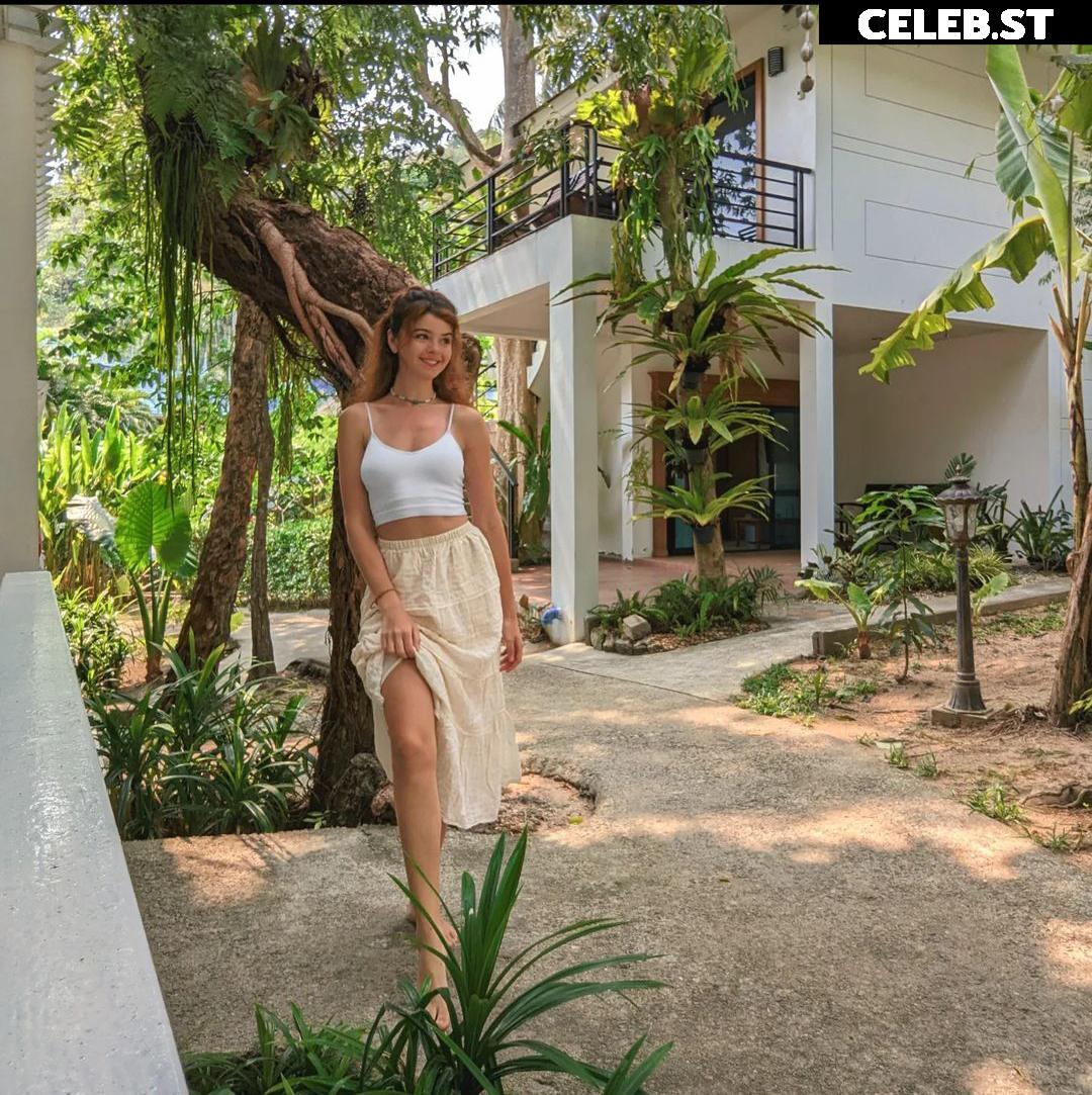Chloe Lockley Image 21707571