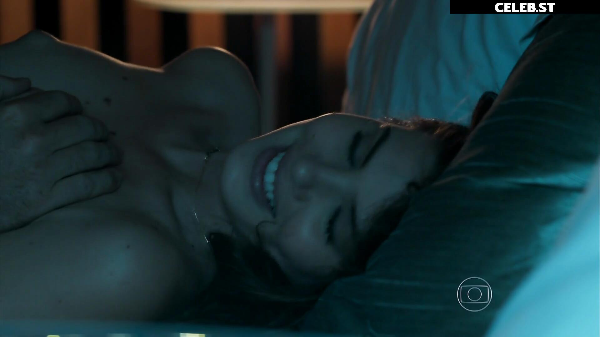 Camila Queiroz Image 21784329