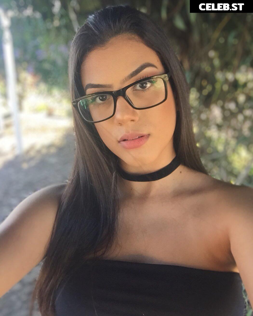 Victtoria Medeiros Image 21781704