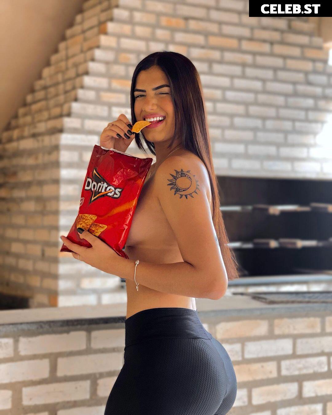 Victtoria Medeiros Image 21781663