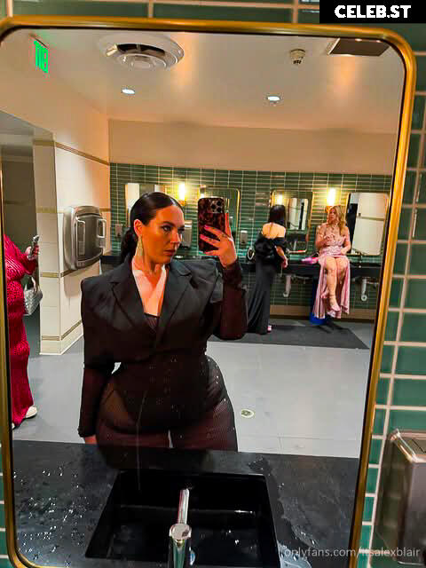 Alex Blair | itsalexblair | thecurvyfoxx Image 21789328