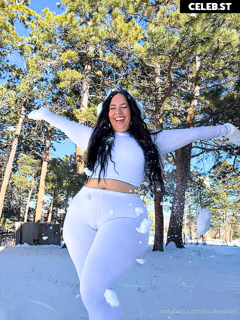 Alex Blair | itsalexblair | thecurvyfoxx Image 21789300