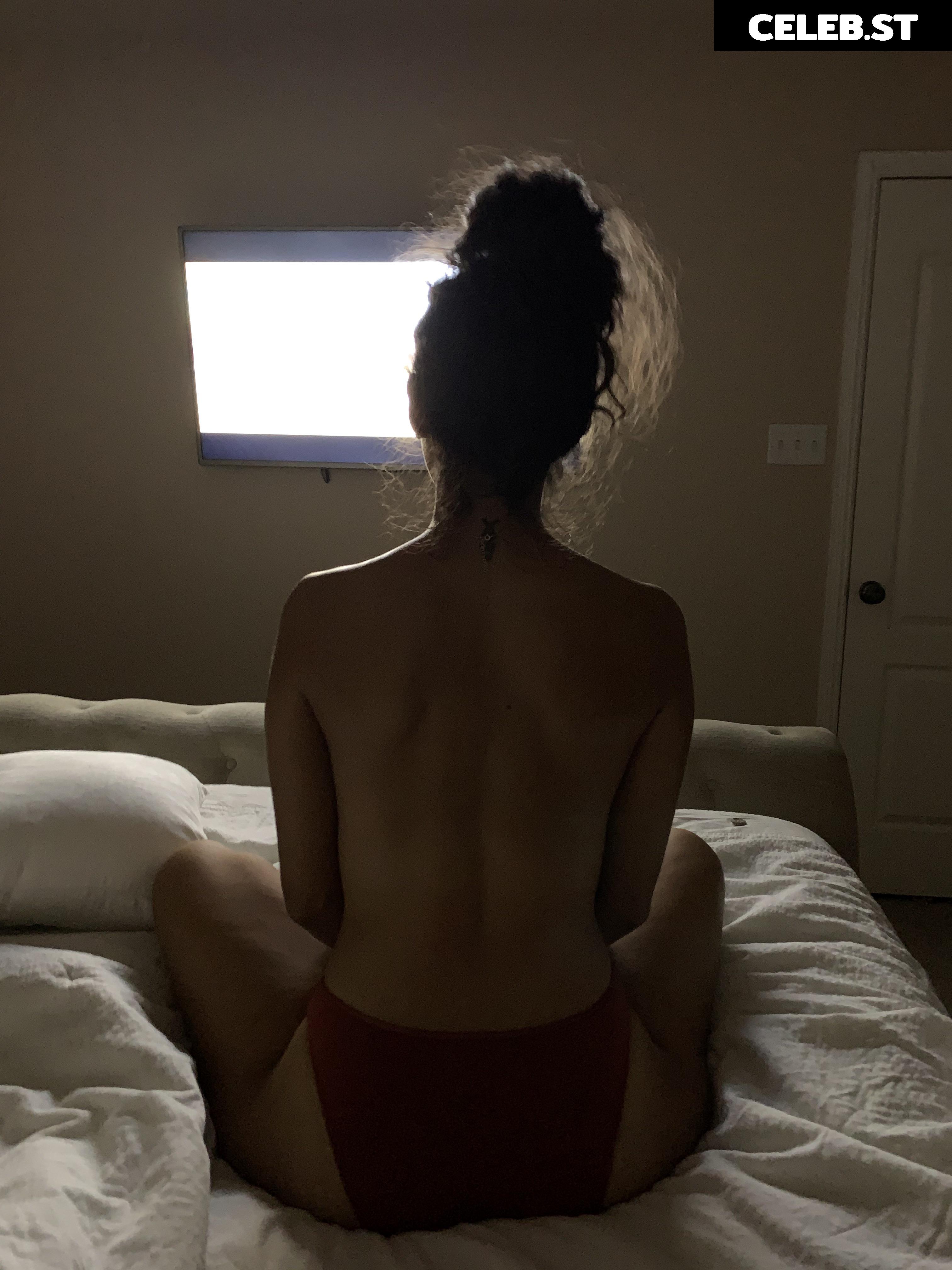 MinaTheHotWife Image 21691517