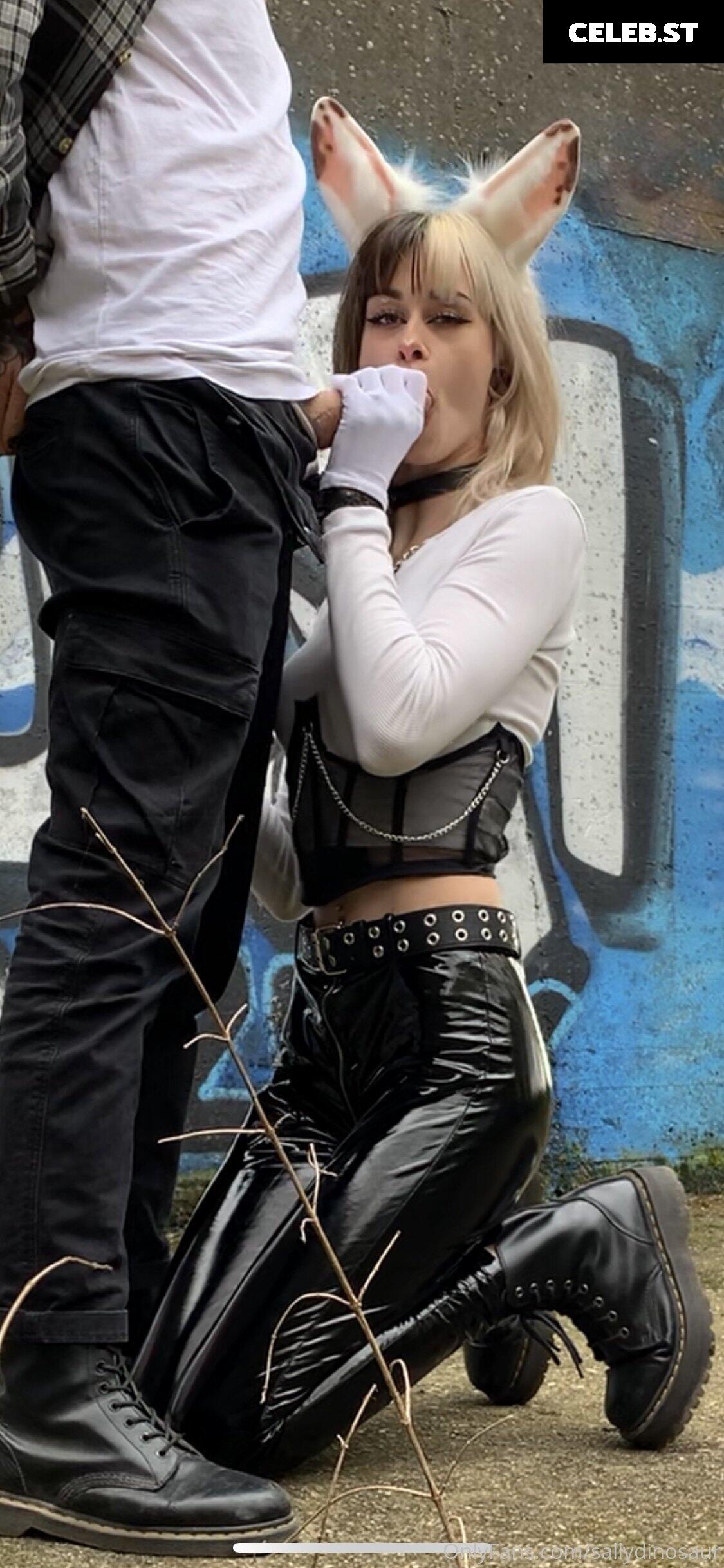 Sallydinosaur Image 2146371