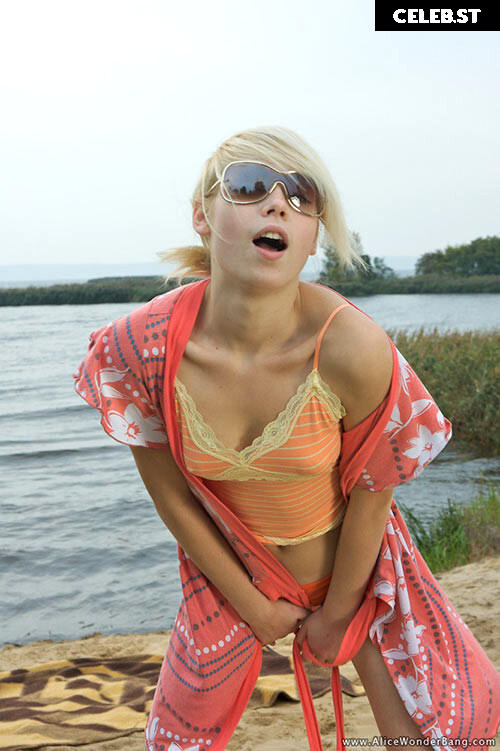 Alice Wonderbang Image 214263