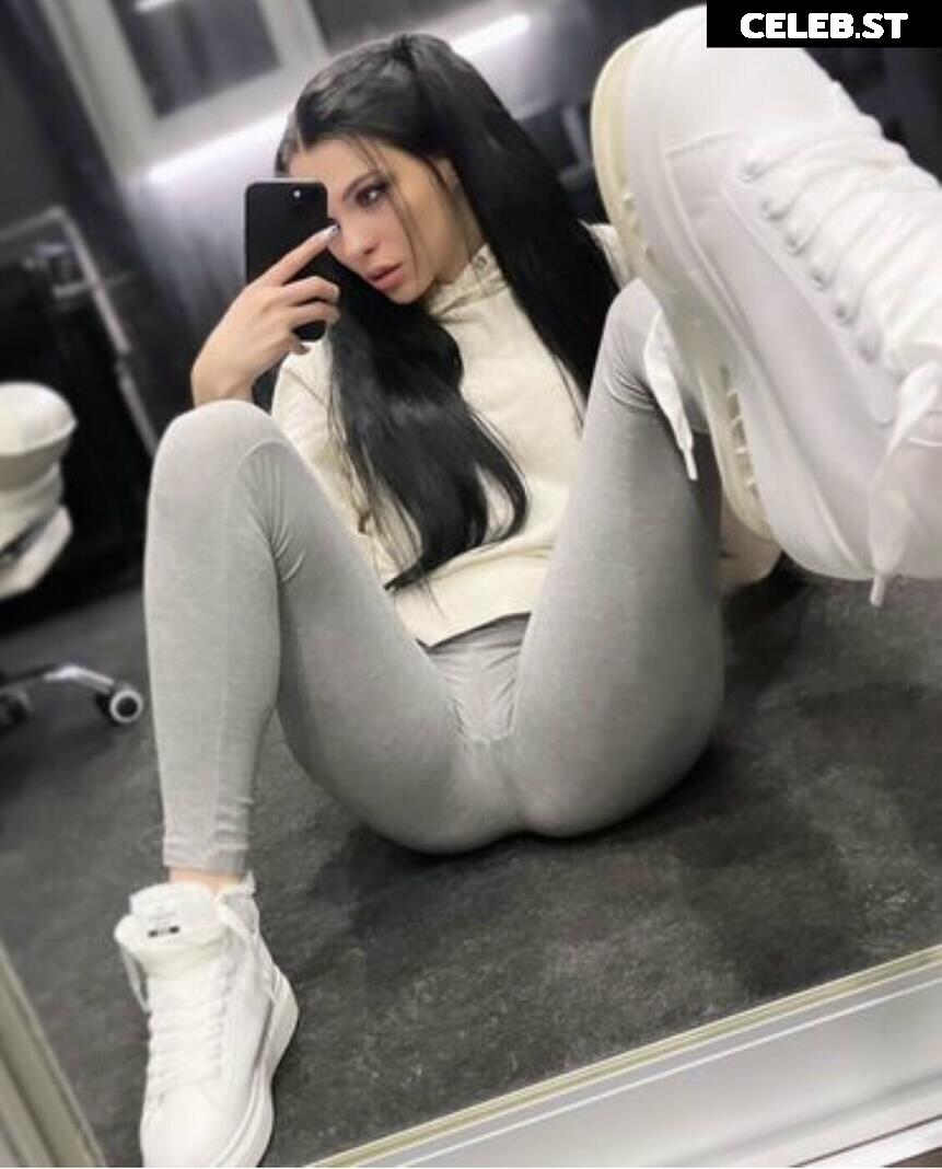 DianaBlack Image 2140154