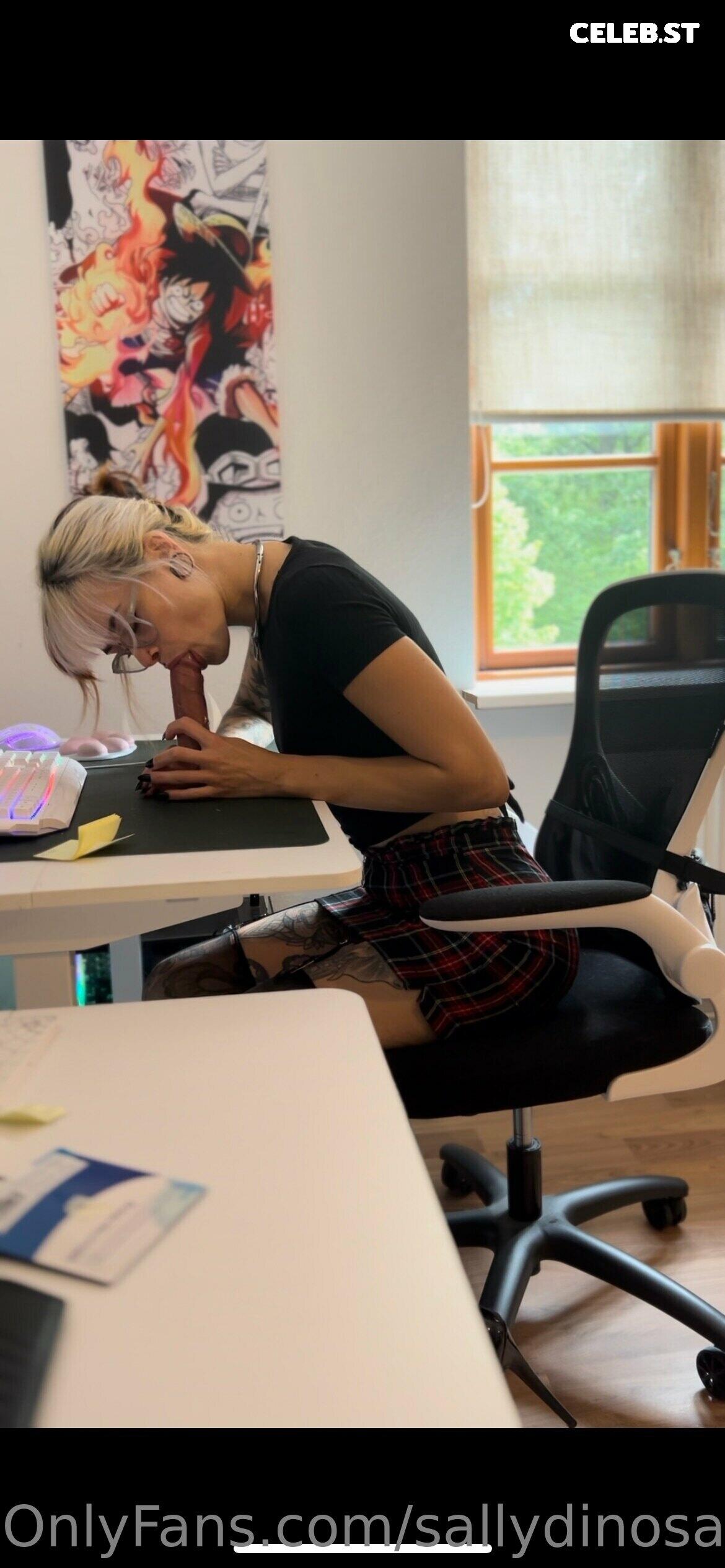 Sallydinosaur Image 2149190