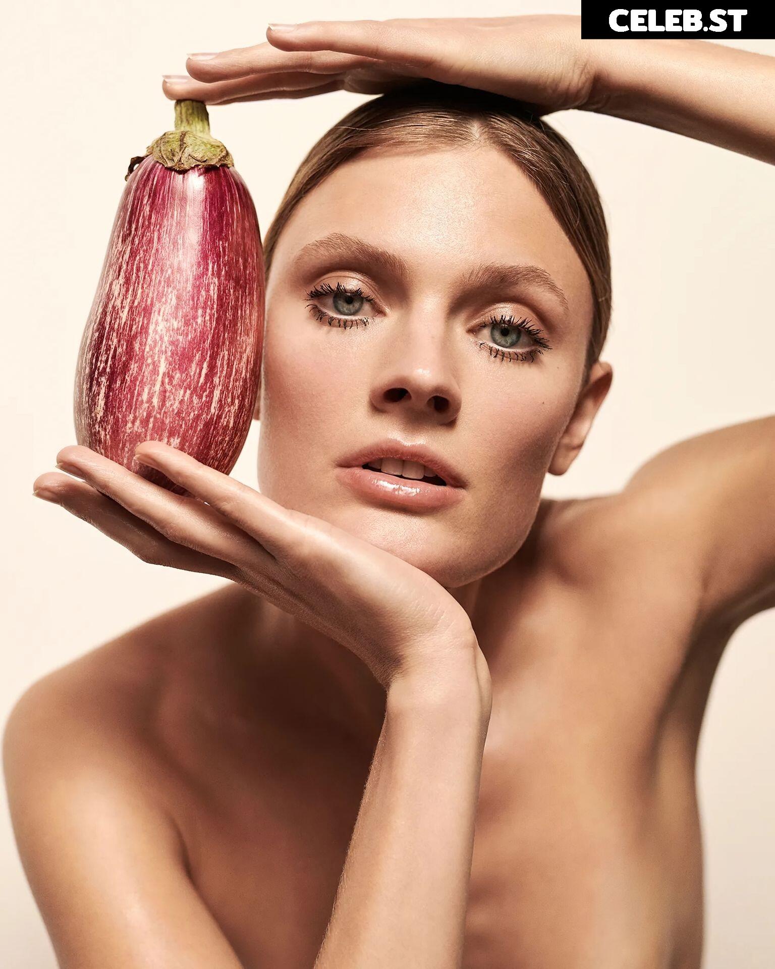 Constance Jablonski Image 2135014