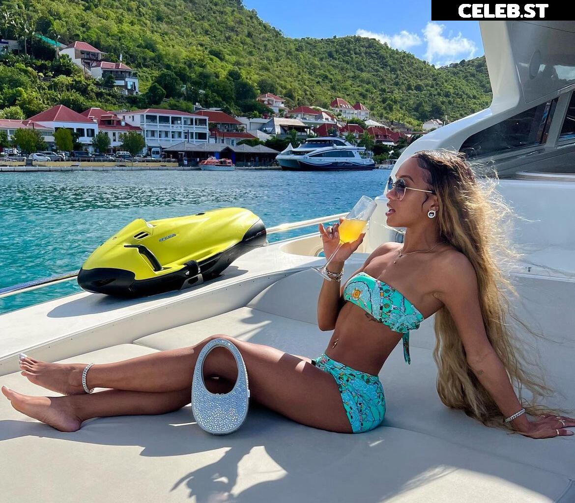 Jilly Anais Image 2136413