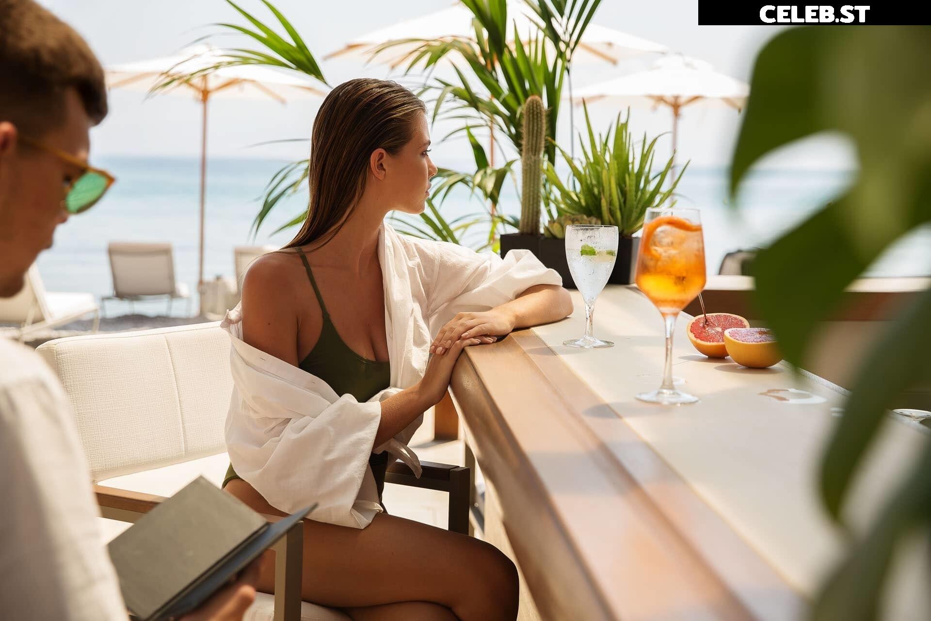 Tia Mallia Image 2137534