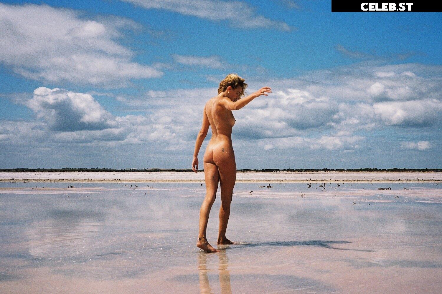 Nikki Hillier Image 2130574