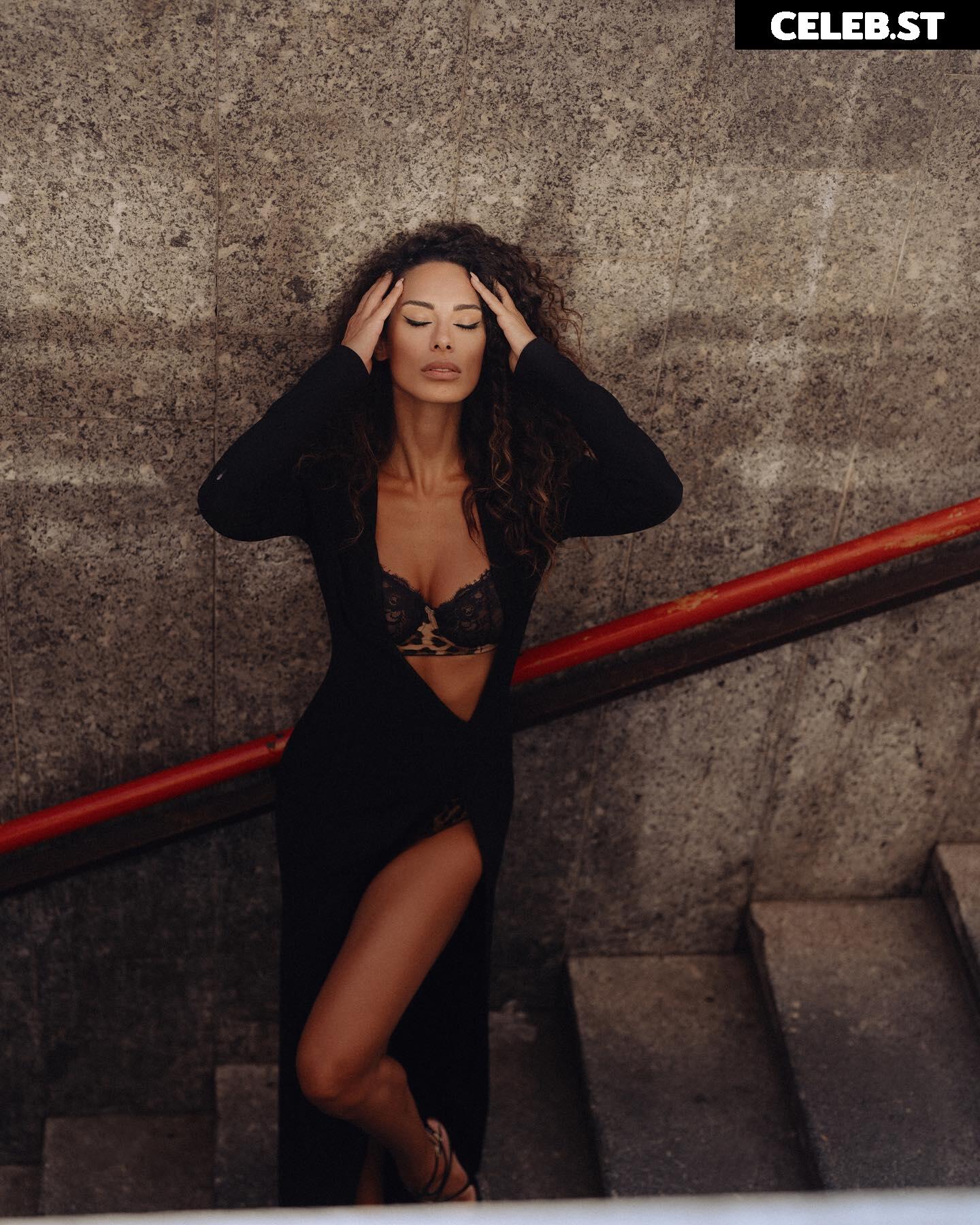 Raffaella Modugno Image 2130534