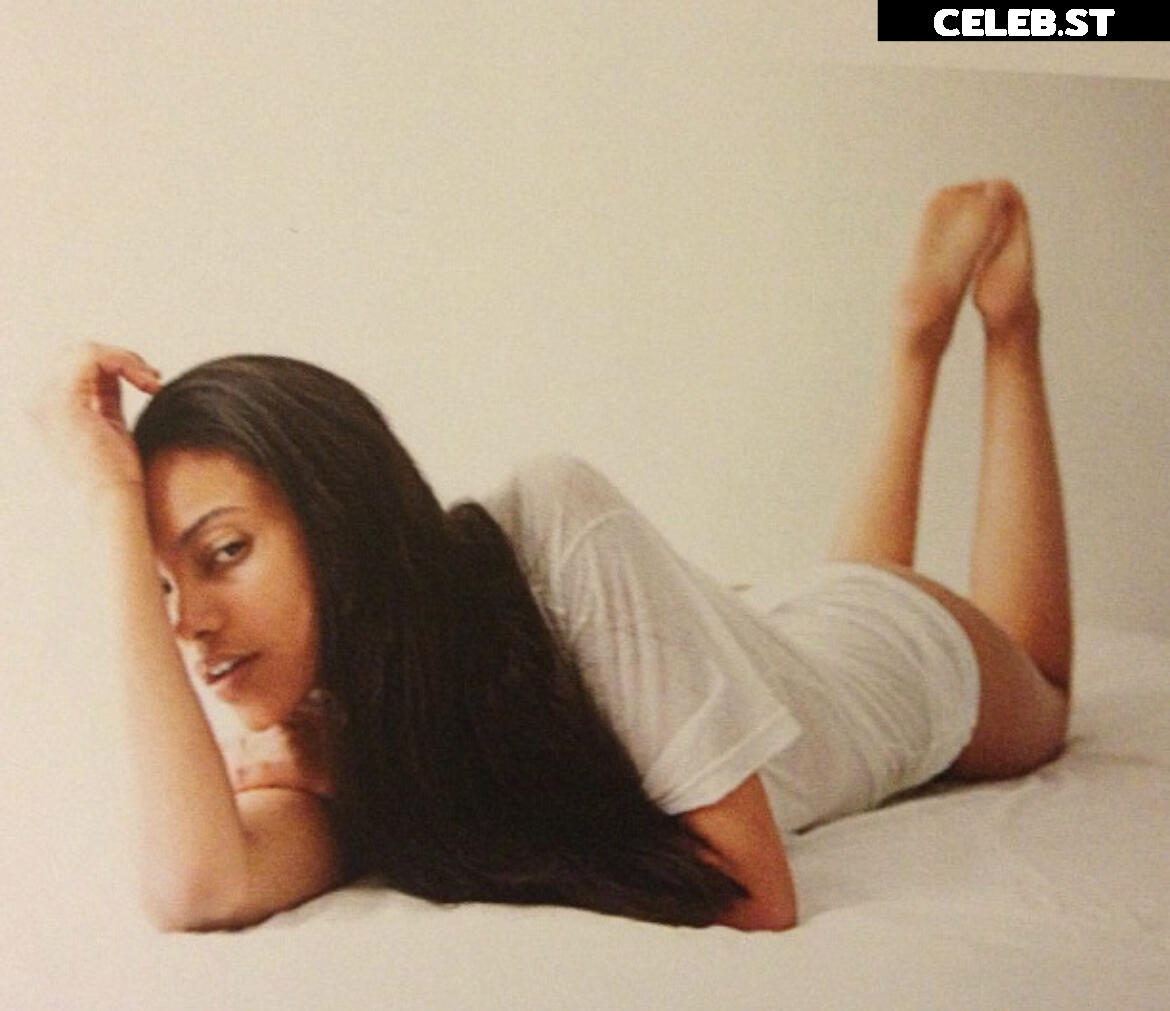 Ariel Meredith Image 2126809