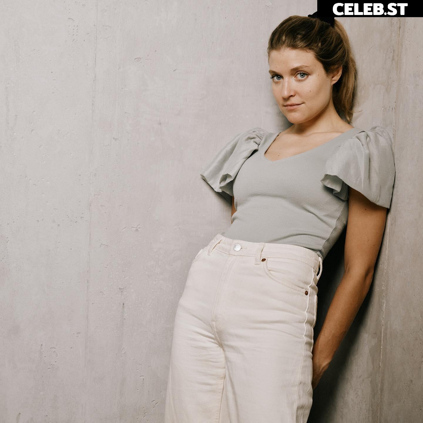 Lara Mandoki Image 2127678