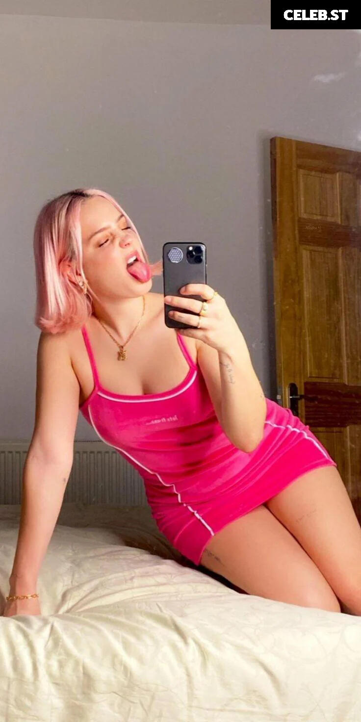 Anne-Marie Rose Nicholson Image 2123592