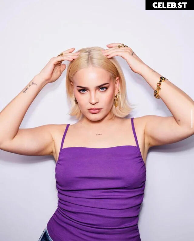 Anne-Marie Rose Nicholson Image 2123267