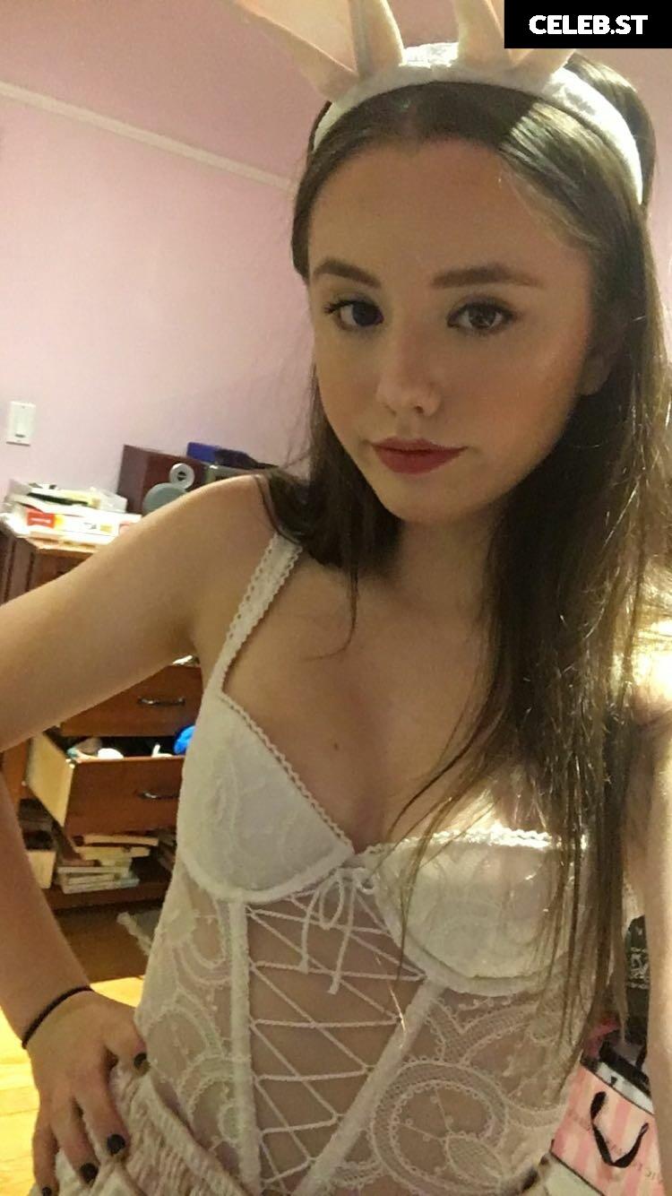 Lily Mo Sheen Image 2115322