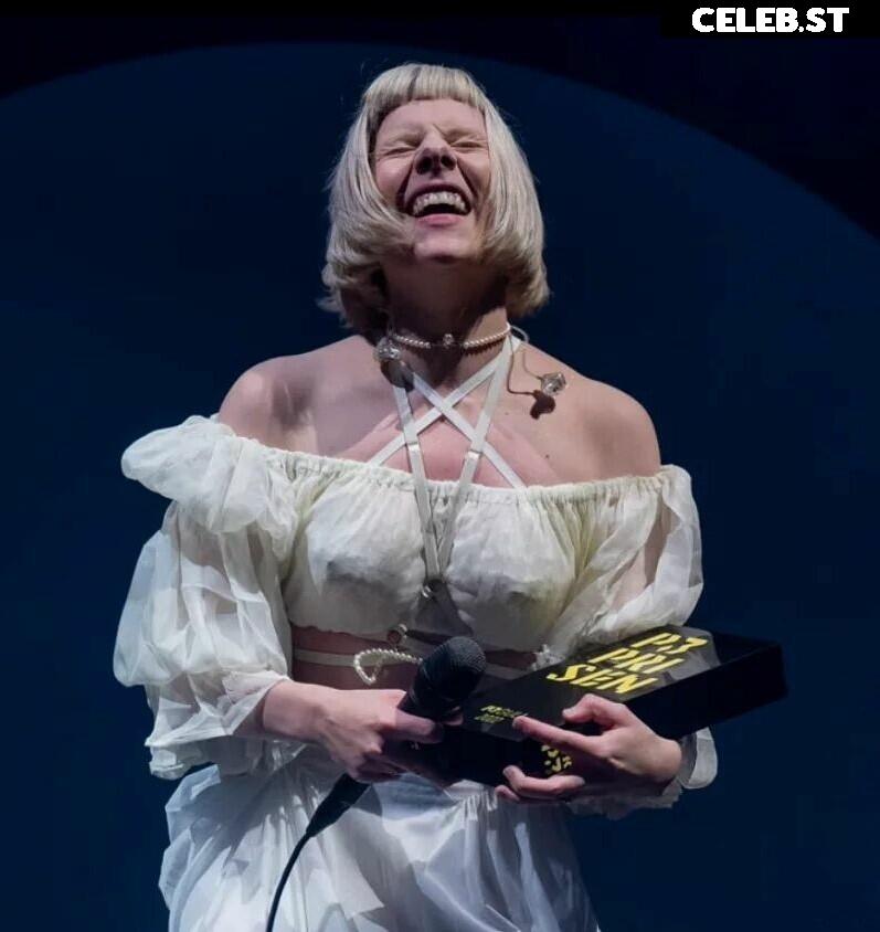 Aurora Aksnes Image 2117594