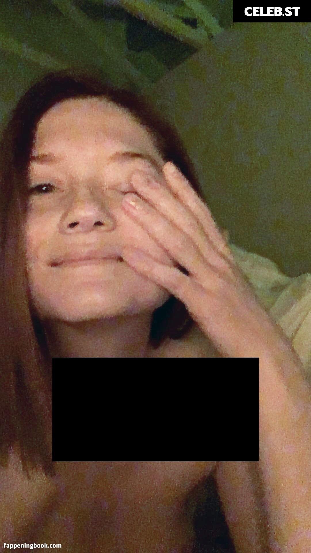 Bonnie Wright Image 2117178