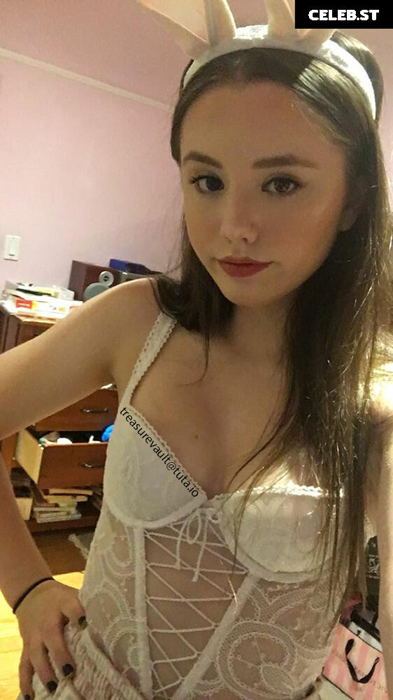 Lily Mo Sheen Image 2114104