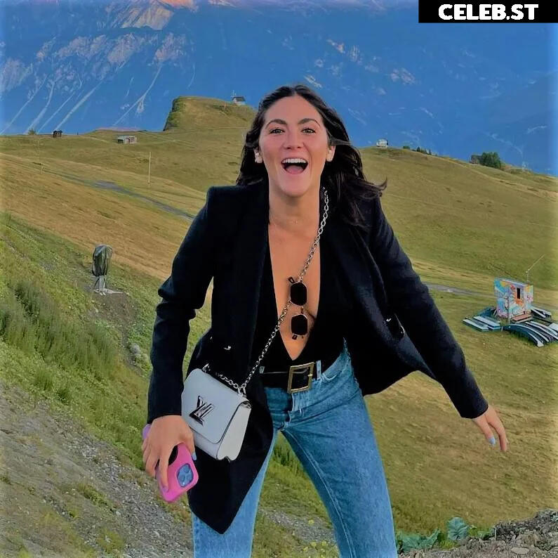 Isabelle Fuhrman Image 2114080