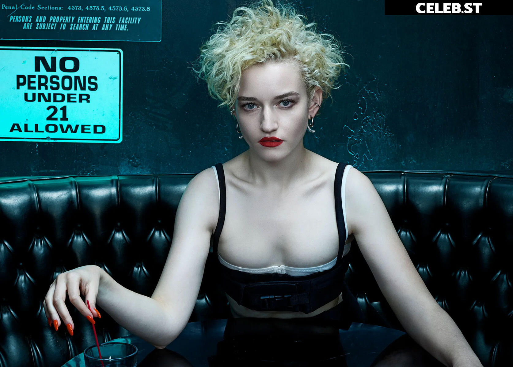Julia Garner Image 2111549