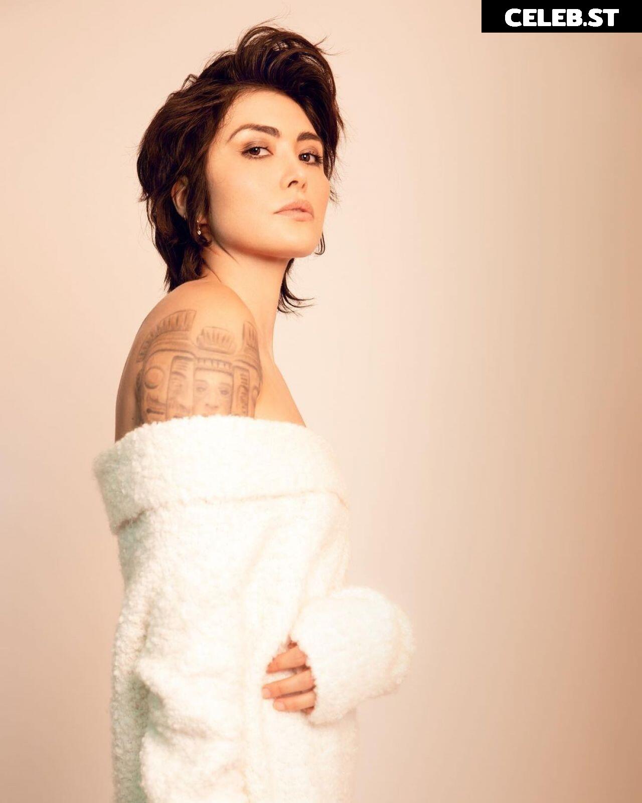 Daniella Pineda Image 2111477