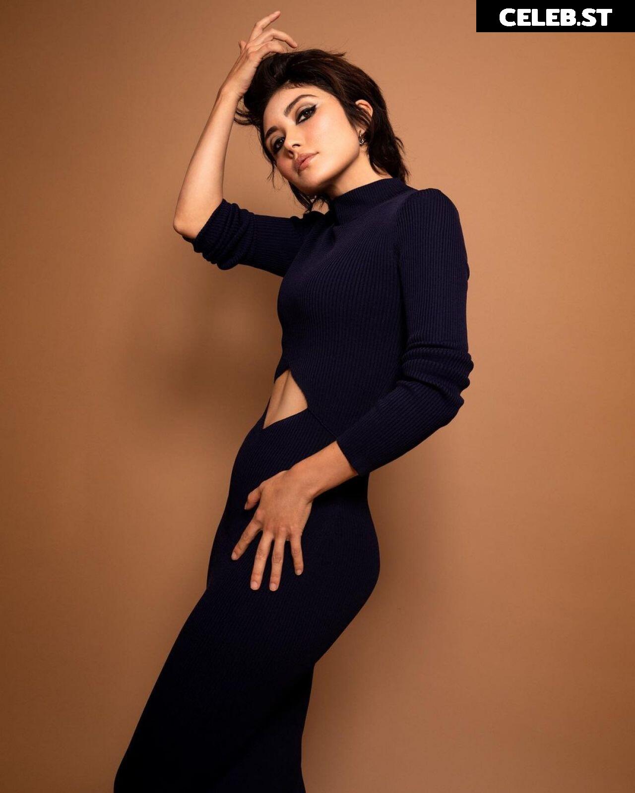 Daniella Pineda Image 2111460
