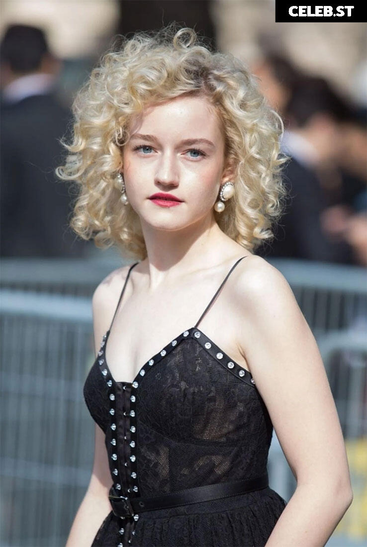 Julia Garner Image 2111621